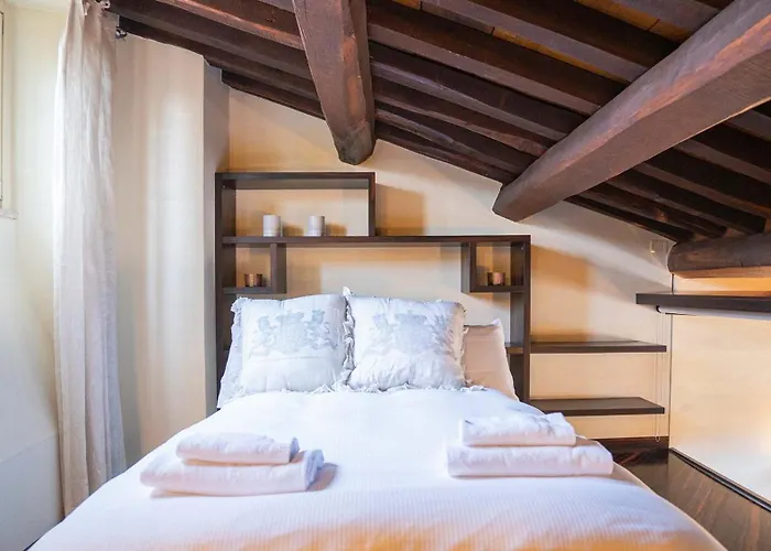 Easytopstay - Piazza Venezia View Charming * Roma